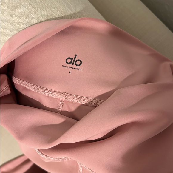 Alo High-Waist Airlift Legging in Vintage Pink - Picture 4 of 5